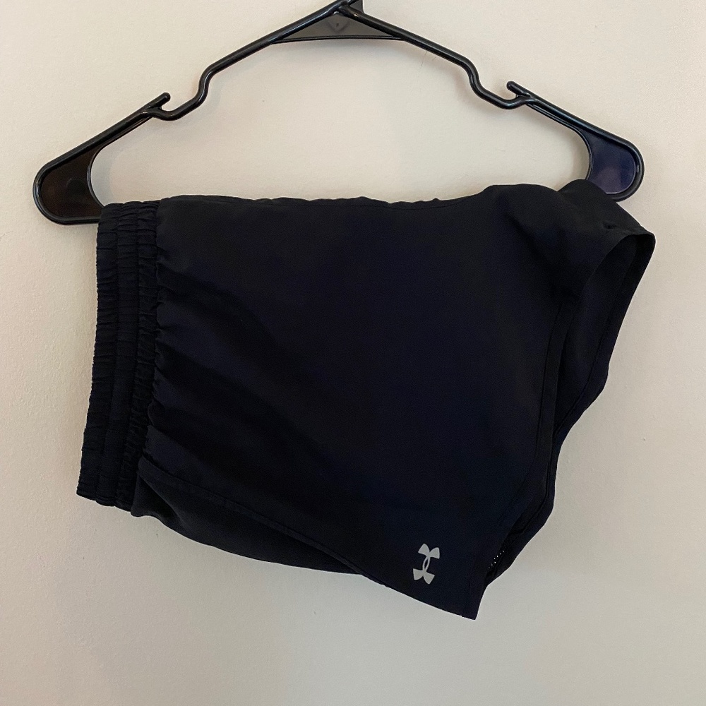 Under Armour Loose Fitting Running Shorts Black (L)
